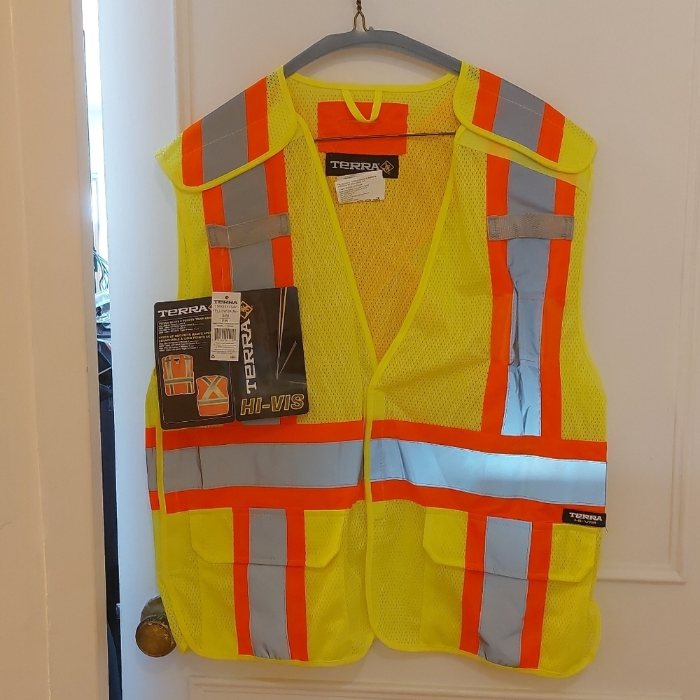 Terra safety vest nwt size S/M